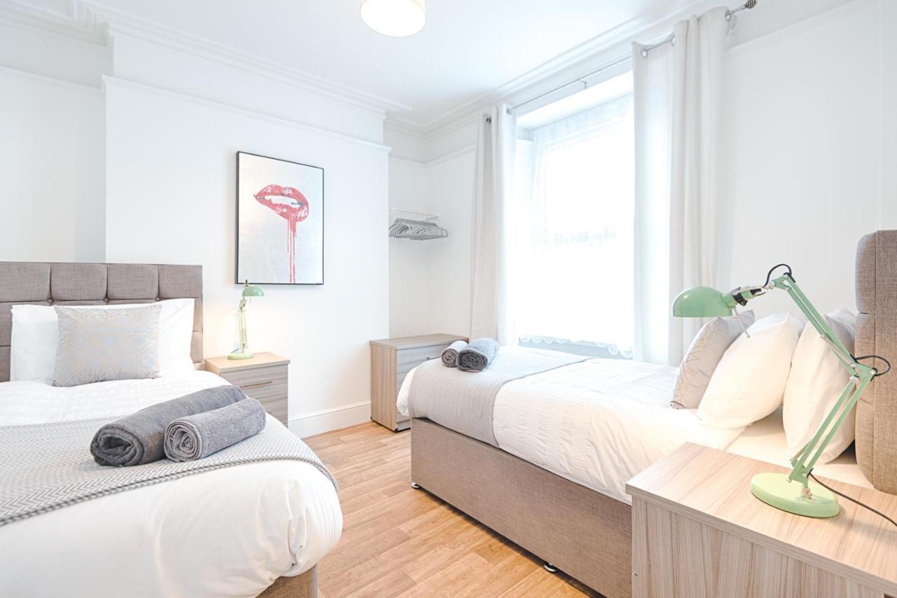 Large Green Garden, 4 Bedrooms, Sleeps 8 Swansea Buitenkant foto