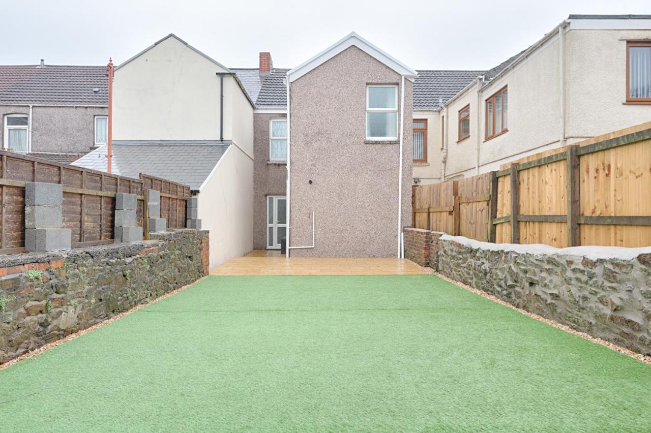 Large Green Garden, 4 Bedrooms, Sleeps 8 Swansea Buitenkant foto