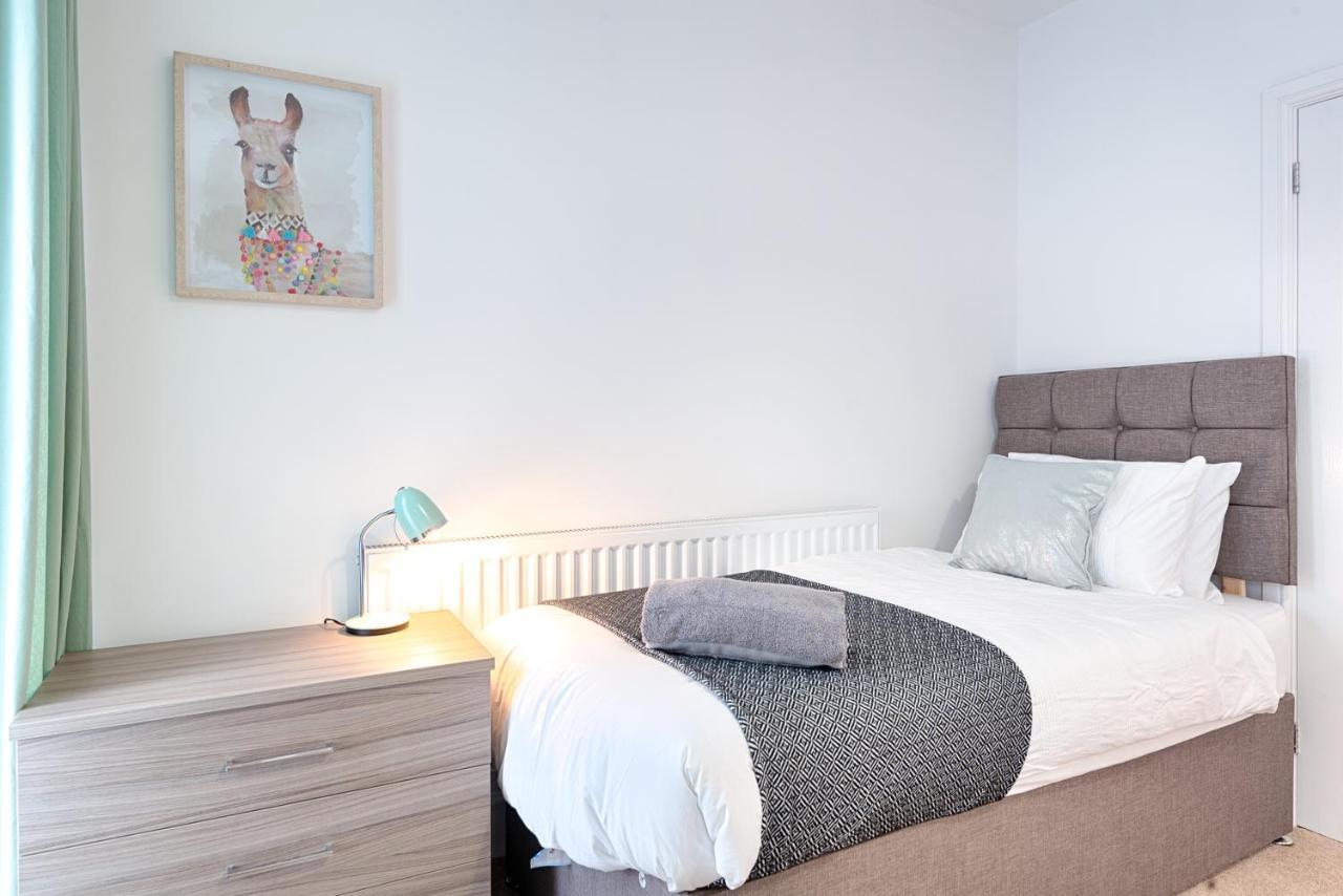 Large Green Garden, 4 Bedrooms, Sleeps 8 Swansea Buitenkant foto