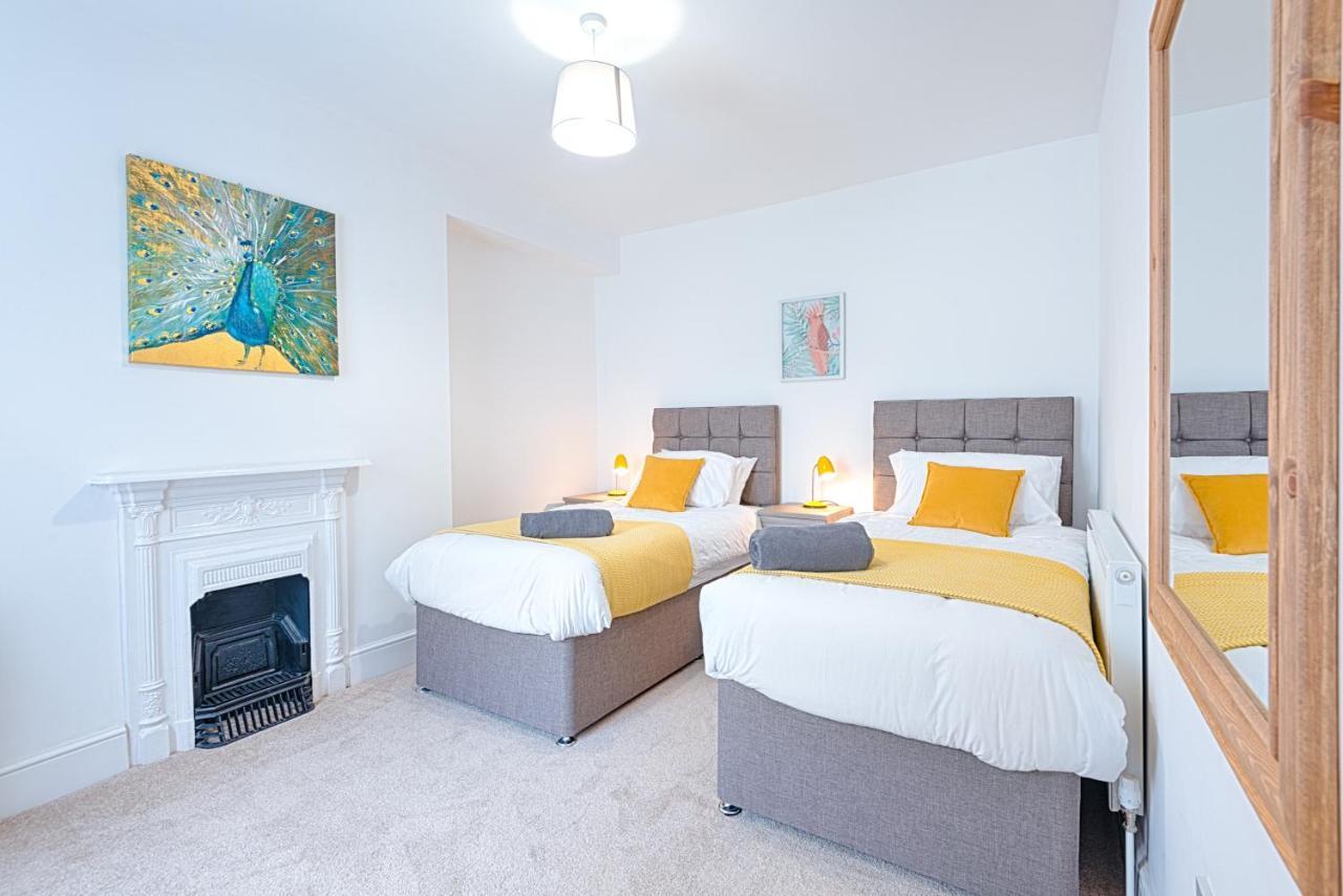 Large Green Garden, 4 Bedrooms, Sleeps 8 Swansea Buitenkant foto